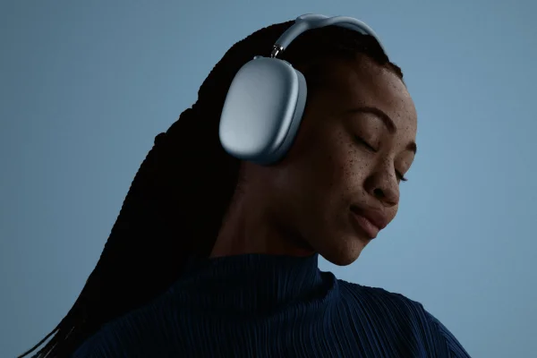 8E258: Auch die AirPods Max 2 bekommen eine neue Firmware