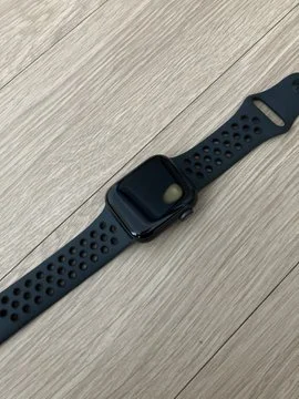 Einige Modelle der Apple Watch SE überhitzen & verletzen den Träger