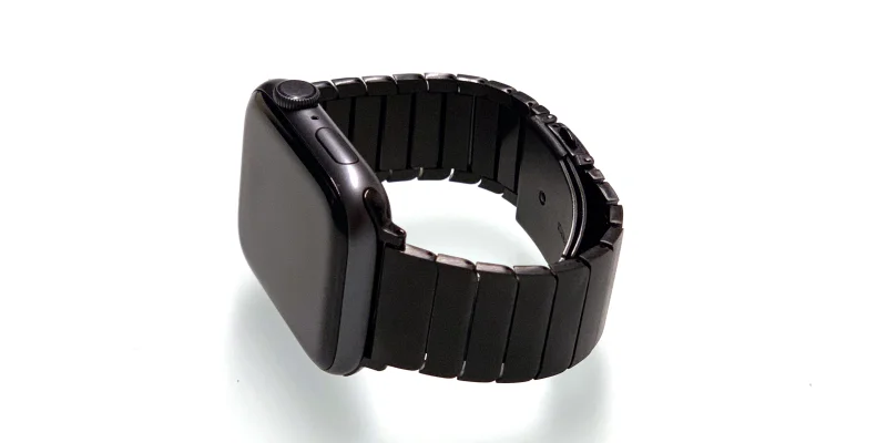 Zwei Edelstahl Gliederarmbänder für die Apple Watch im direkten Vergleich