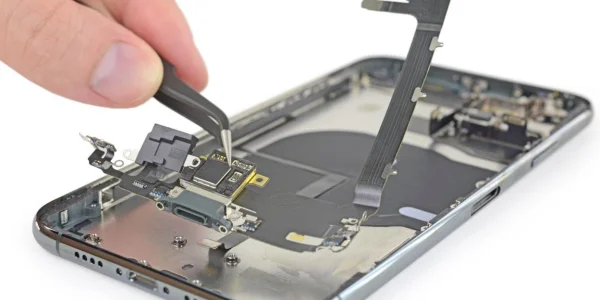 iPhone 11 zerlegt: iFixit findet Hinweise auf bilaterales Laden