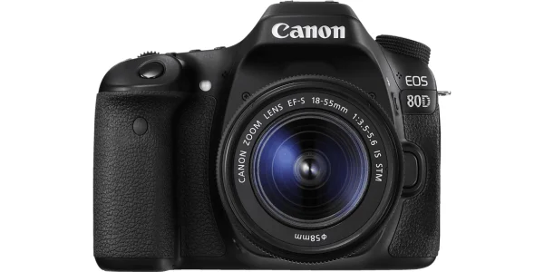 Canon EOS 80D Spiegelreflexkamera, 24.2 Megapixel, 18-55 mm Objektiv für kurze Zeit mit Preisersparnis von 322€