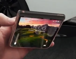 iPhone 12 Flip: Video zeigt Galaxy Flip mit iOS-13-Oberfläche