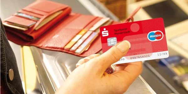 Sparkasse akzeptiert die Wallet: Geld abheben mit dem iPhone künftig an Geldautomaten möglich