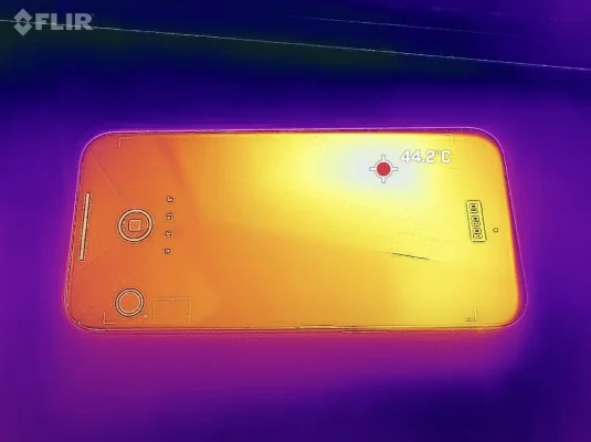 Das iPhone 15 Plus & Pro wird beim schnellen Laden bis zu 50 Grad warm