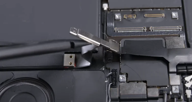 iPad Pro M4: Tausch des Akkus ist einfacher – aber teurer!