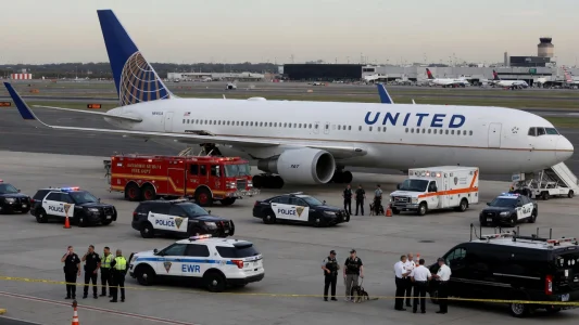 United-Flug dreht über Atlantik um wegen Bluetooth-Gerät namens Bomb