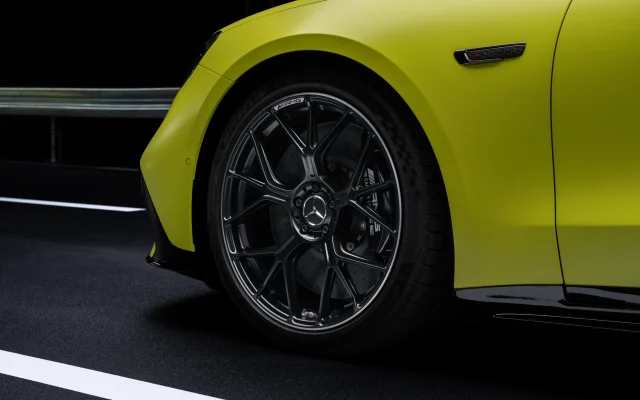 Mercedes-AMG GT 4-Türer Coupé: Elektro-Revolution mit Axial-Fluss-Motoren