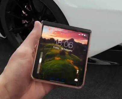 iPhone 12 Flip: Video zeigt Galaxy Flip mit iOS-13-Oberfläche