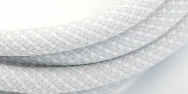 iPhone 12 ohne Netzteil & EarPods - dafür mit stabilerem Lightning-Kabel?
