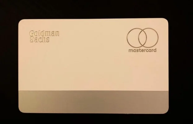 Apple Card: Apple gibt erste Exemplare der Kreditkarte an seine Mitarbeiter aus