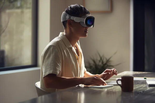 Apple Vision Pro: Günstigeres Modell könnte bis Ende 2025 erscheinen