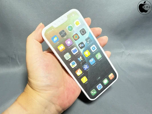 iPhone SE 4: Fotos vermeintlicher Dummys aufgetaucht, angeblich Plus-Modell in Planung