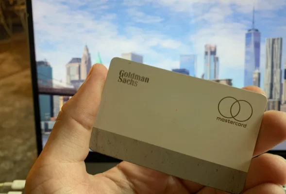 Erste Abnutzungserscheinungen: Apple Card besonders anfällig gegen Leder