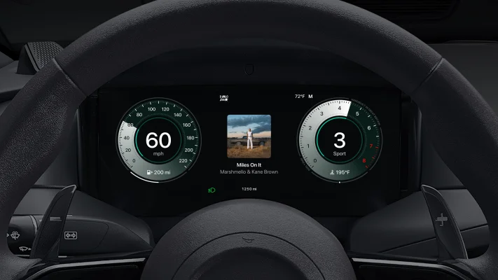 YouTuber MKBHD zeigt CarPlay Ultra im Video