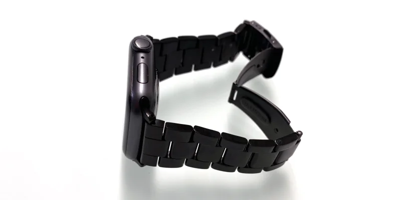 Zwei Edelstahl Gliederarmbänder für die Apple Watch im direkten Vergleich
