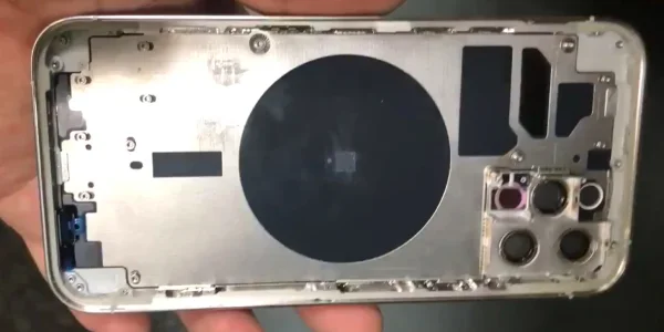 Video zeigt Gehäuserückseite des iPhone 12 Pro