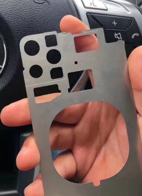 iPhone XI: Bild von vermeintlichem iPhone-Chassis mit Aussparung für Triple-Kamera aufgetaucht