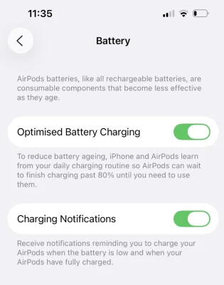 iOS 26 erinnert den Nutzer daran, den Akku der AirPods aufzuladen