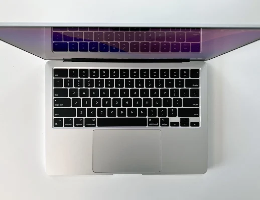 MacBook Air M2 im Unboxing: Kunde wird vorzeitig beliefert