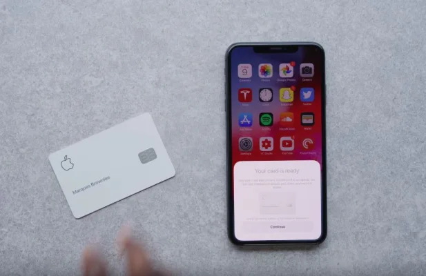 Apple Card: Erste Karten aus Titan sind bei den Kunden eingetroffen