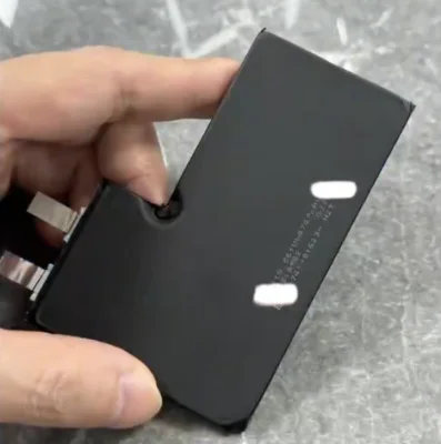 Höhere Kapazität: Video zeigt vermeintlichen Akku des iPhone 16 Pro Max